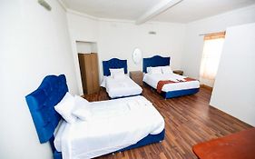 Pardos House Inn